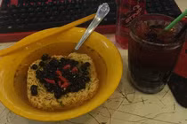 Hết mì tôm, cháo...giờ lại đến kem dưỡng da trân châu đường đen gây sốt