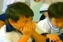 Clip hài hước trẻ tả ông bà 