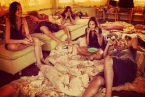 Cuộc sống hai mặt của giới trẻ Iran