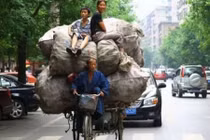 Muôn kiểu vận chuyển trên đường phố
