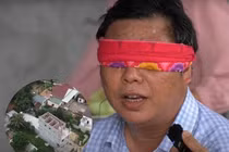 Người chồng khiếm thị bán tăm dạo xây nhà 3 tầng tặng vợ