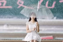 Ảnh chế tốt nghiệp nữ sinh tí hon, nam sinh đầu to