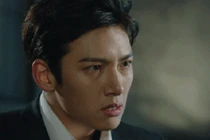 Thấy vợ ôm gã đàn ông chặt cứng, tôi chết điếng đến rơi rụng chân tay