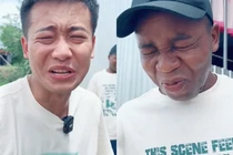 Quang Linh Vlog trải nghiệm ăn thử loại quả “chua nhất Việt Nam“