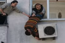 Thót tim với những công việc nguy hiểm (2)