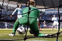 Những pha bóng hài hước “phát khóc” của thủ môn 