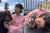 “Sang chấn tâm lý” với những bức hình nhờ bạn thân chụp