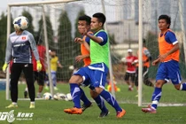 HLV Miura tung bài tập lạ mắt rèn thể lực cho U23