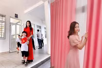 Xuất hiện cô giáo tiểu học sở hữu nhan sắc chuẩn hot girl