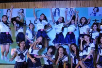 Nữ sinh đại học đọ chân dài, eo thon