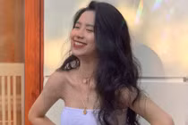 Loạt ảnh khoe thân táo bạo của “hot girl tạp hoá” gây nhức mắt