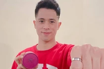 Gato với Duy Mạnh, Trọng "ỉn" cũng đòi đeo nhẫn ngón trỏ với Trang "heo"