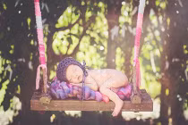 Độc đáo chùm ảnh bé yêu ngủ treo