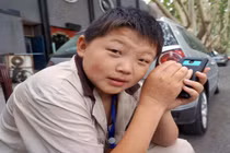 Chàng trai 29 tuổi có gương mặt của cậu bé 13 tuổi