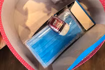 Valentine giữa mùa dịch corona, món quà nào khiến chị em thích mê?