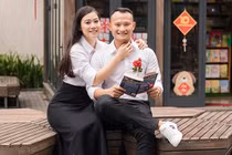 Dàn bạn gái cầu thủ tuyển Việt Nam: Người khen hết lời, kẻ bị “ném đá“