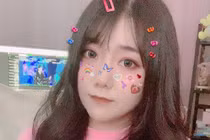 Bỏ khẩu trang, nữ streamer lộ nhan sắc thật khiến chàng đắm say