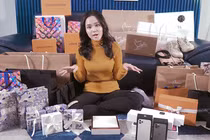 Sau cầu hôn, bạn gái Duy Mạnh lại khoe màn “đập hộp” hoành tráng