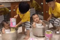 Mẹ vắng nhà, người anh có màn pha sữa cho em bá đạo