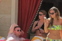 Sao M.U đi giải sầu sau thất bại tại World Cup