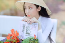 Hoa khôi đại học HUTECH khoe ảnh áo dài đẹp chết mê