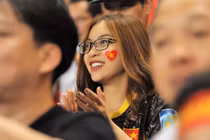 Đăng ảnh cổ vũ đội tuyển Việt Nam, bạn gái Quang Hải muốn níu kéo?