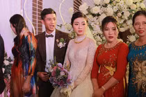 Hết hồn nhan sắc vợ Phan Văn Đức ngày cưới: Ảnh mạng liệu có thật?