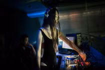 Sự thật gây sốc về lớp trẻ siêu giàu