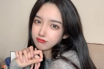 Lại thêm 1 hot girl Trung Quốc lộ mặt thật doạ CĐM hết hồn