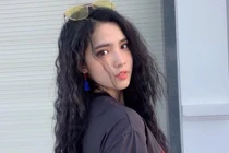 Nữ sinh 10X Đồng Tháp lai Việt - Trung “gây sốt” với vòng eo con kiến