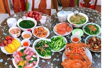 Loạt mâm cơm ngày hè của người dân miền biển có gì đặc biệt?