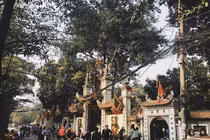 Lặn lội ra chùa Hà cầu duyên, thiếu nữ Sài Gòn "chốt" ngay được chồng thoát kiếp FA