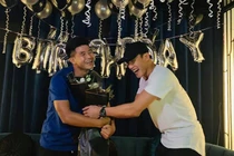 Xem các đồng đội chúc mừng sinh nhật Đức Chinh "lầy lội" thế nào?