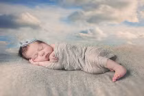 Ngắm bé yêu ngủ êm đềm dưới bầu trời bao la