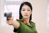 Xinh đã đành, nữ cảnh sát dân tộc còn chiếm sóng MXH bằng điều này