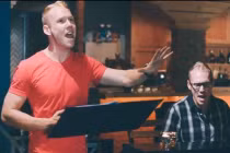 Chàng Tây cover 10 ca khúc hot tiếng Việt gây sốt