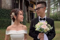 “Sốt sình sịch” con gái Minh Nhựa khoe ảnh đăng ký kết hôn