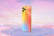 Smartphone "nhái" iPhone 13 Pro, RAM 8 GB, giá gần 5 triệu