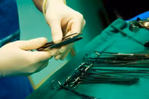 Đi cắt bao quy đầu, chàng trai yếu sinh lý vì câu nói này