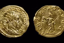 Đồng tiền vàng quý hiếm có hình hoàng đế La Mã bị ám sát