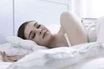 Dỗ người khác ngủ, thanh niên kiếm bộn tiền 