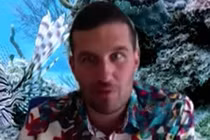 Đối mặt với cá mập trắng, người đàn ông thoát chết thần kỳ