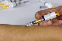 Tiêm “thuốc chống ung thư”, người phụ nữ gặp kết đắng