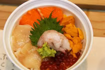 Ăn hải sản rẻ tiền 3 tháng, người phụ nữ hối không kịp