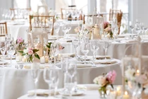 Dự tiệc cưới sang trọng tại khách sạn, hàng trăm người ngộ độc 