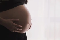 Vừa sinh con, cô gái ân ái liên tục và cái kết đau lòng 