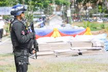 Campuchia kiểm tra người nước ngoài trên cả nước