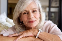 Lông mày dài chứng tỏ bạn trường thọ? Sự thực sẽ khiến bạn ngạc nhiên