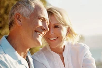 Người cao tuổi cần chú ý những gì để bảo vệ bản thân trong thời Covid-19