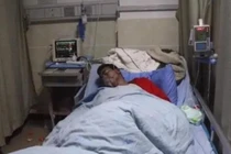 Ăn mì gói cùng coca, người đàn ông cấp cứu ngay sau đó